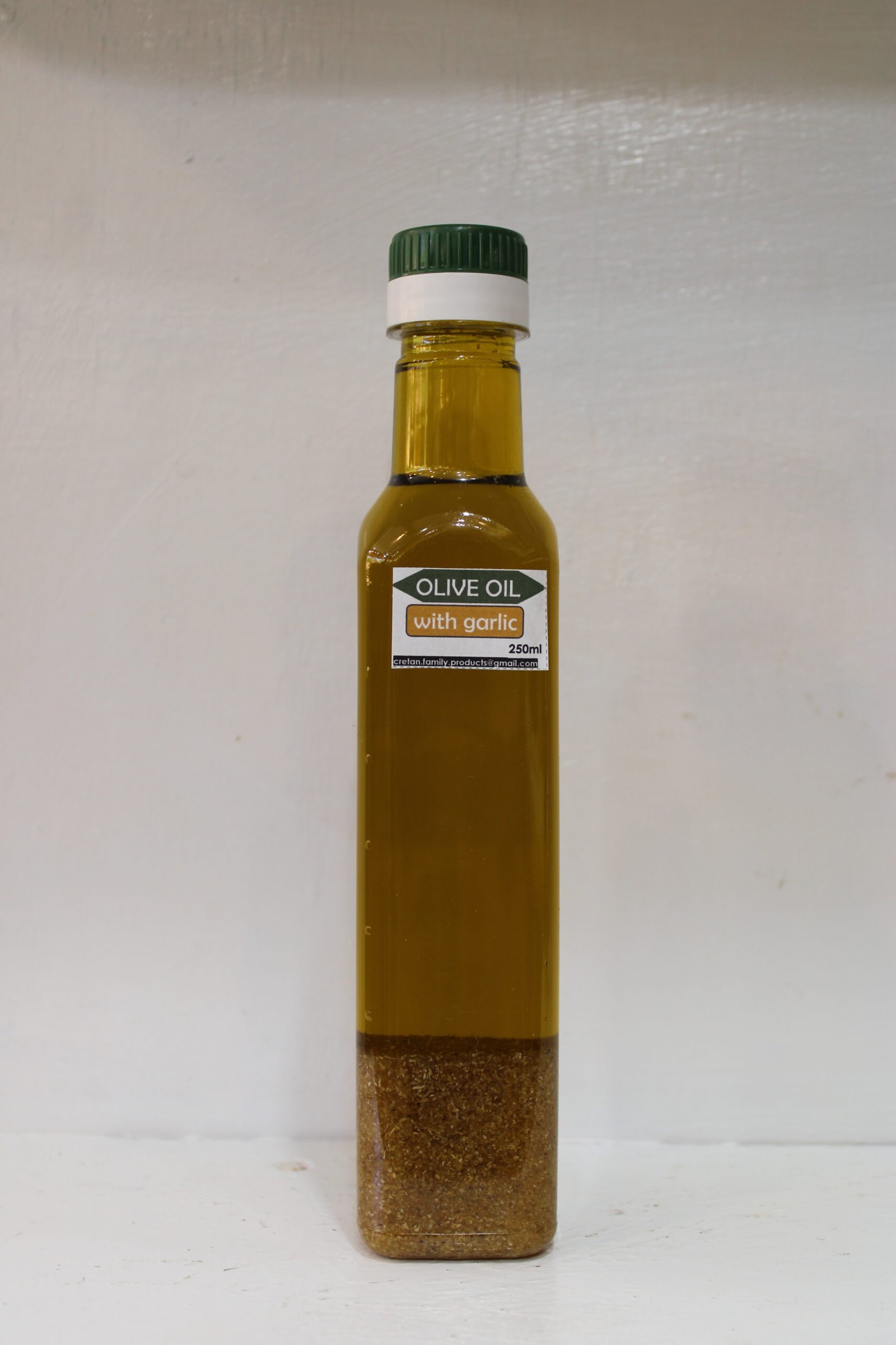 Olive oil with Garlic (250ml)