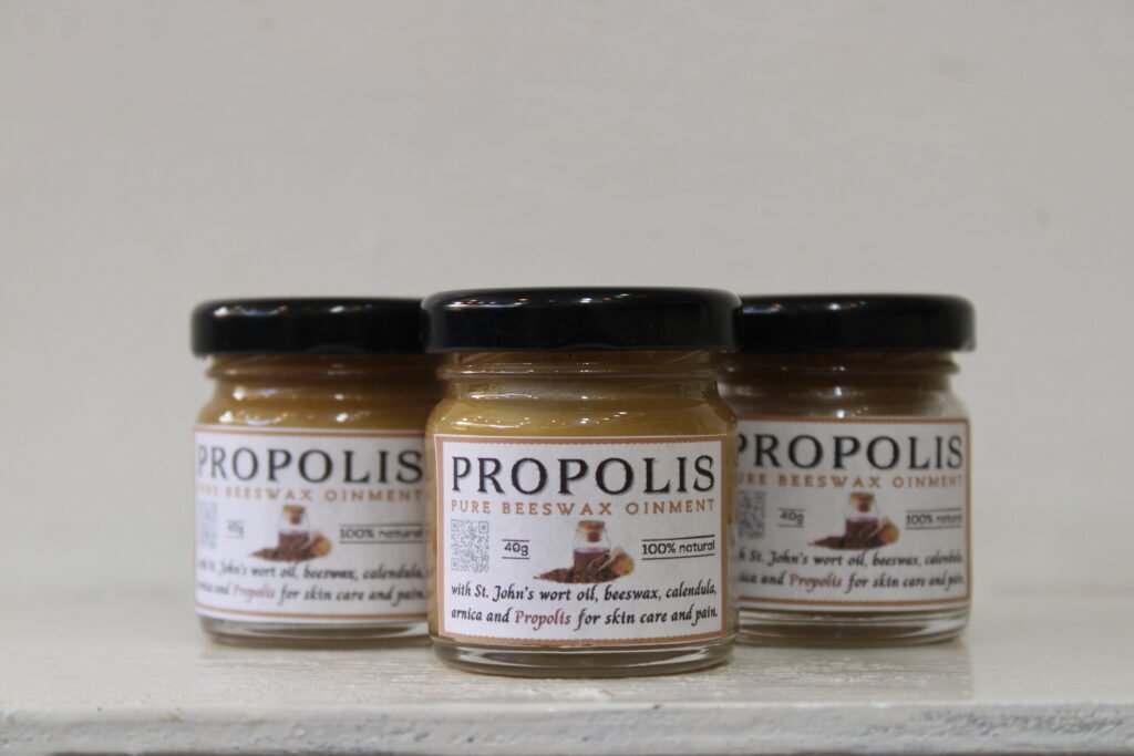 Natural Herbal Ointment - Propolis (40 ml)